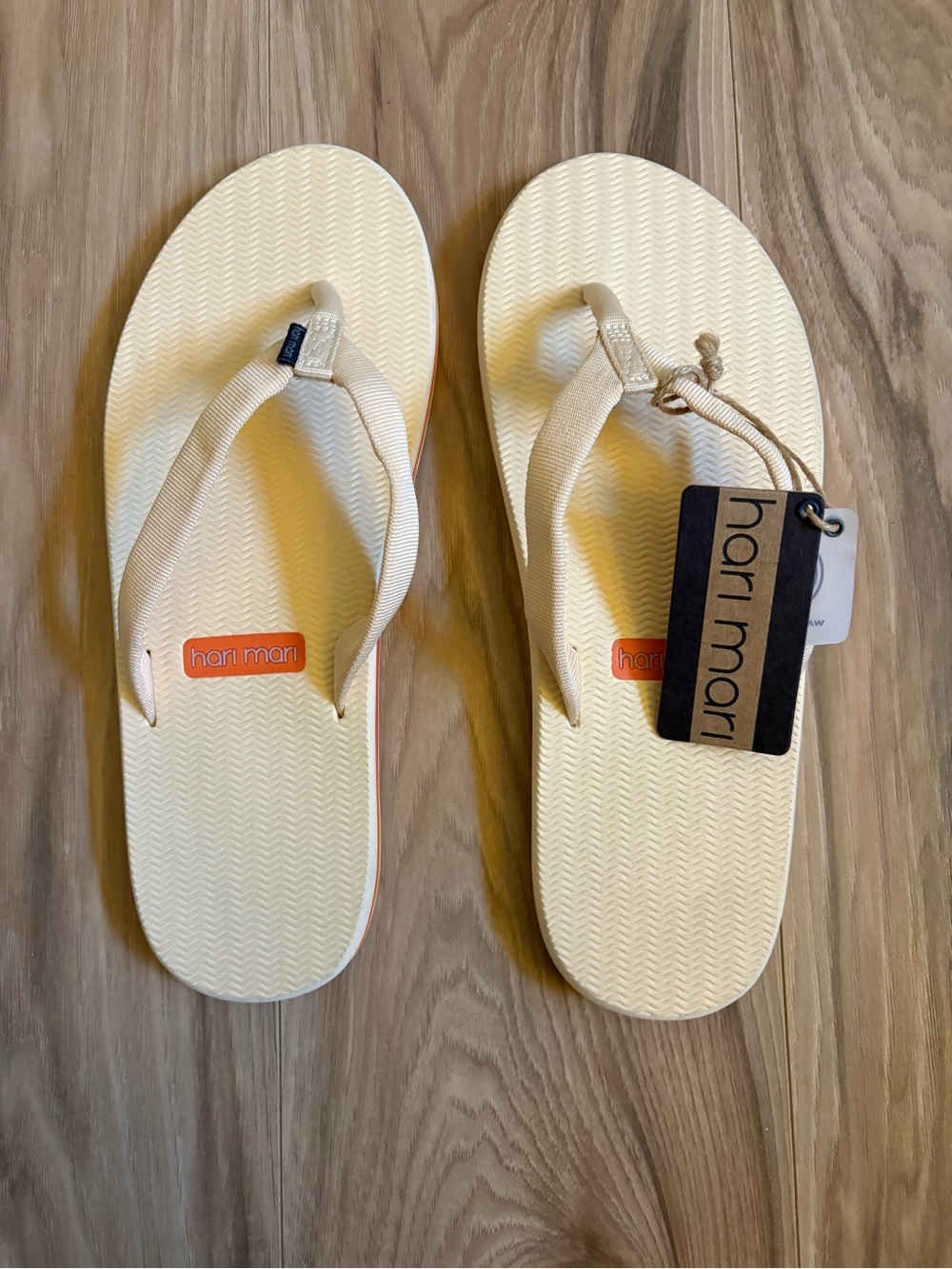 NWT Women’s Hari Mari Sherbert Dunes sandals dude 9